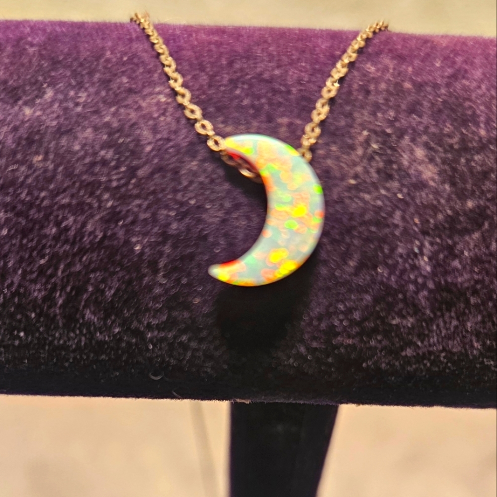 925 STERLING SILVER CHAIN WITH A MOON FIRE OPAL AND TURQUOISE BEADS AT THE CLASP